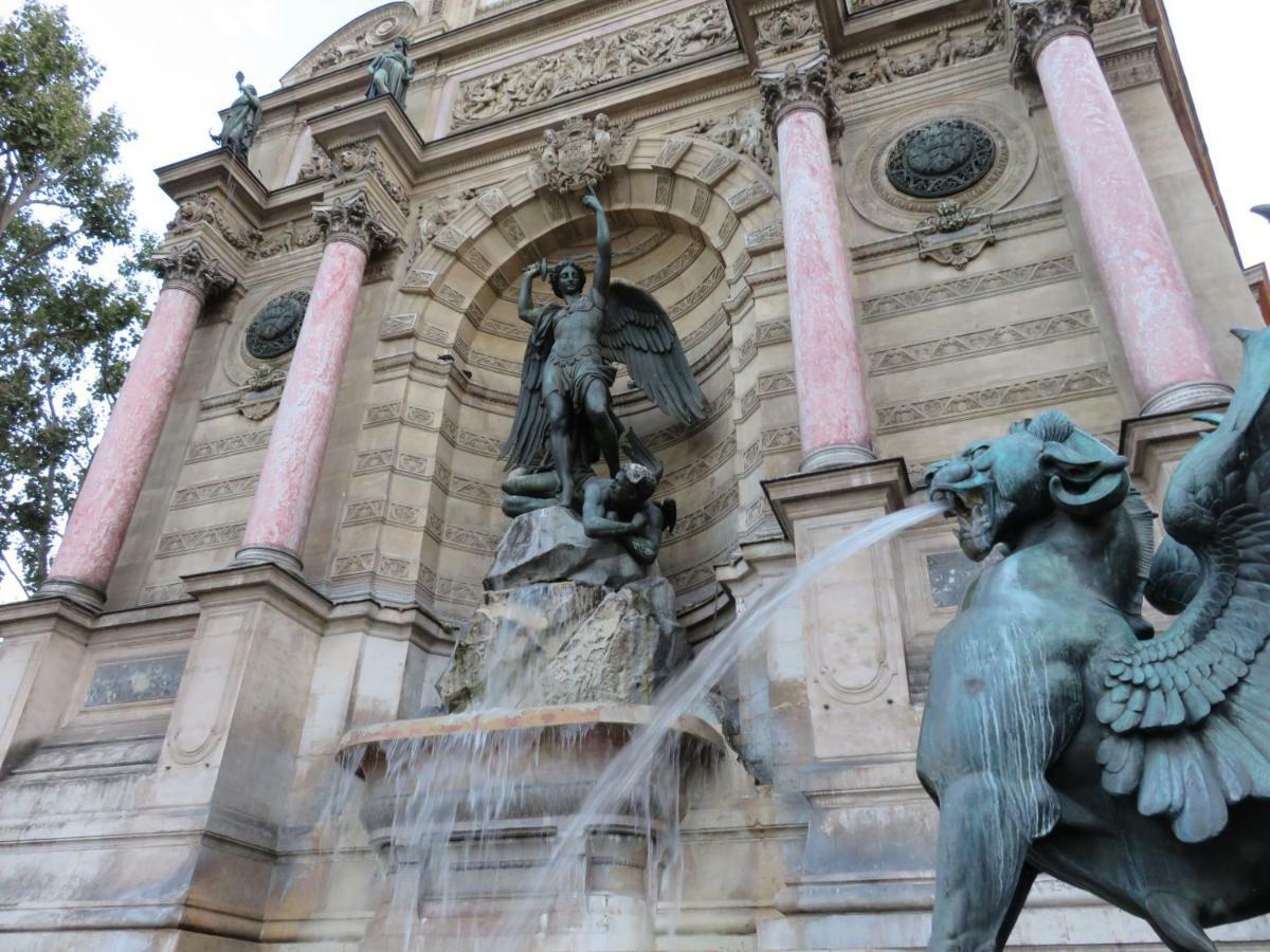 Love Nest In Saint-Michel Paris Exterior photo