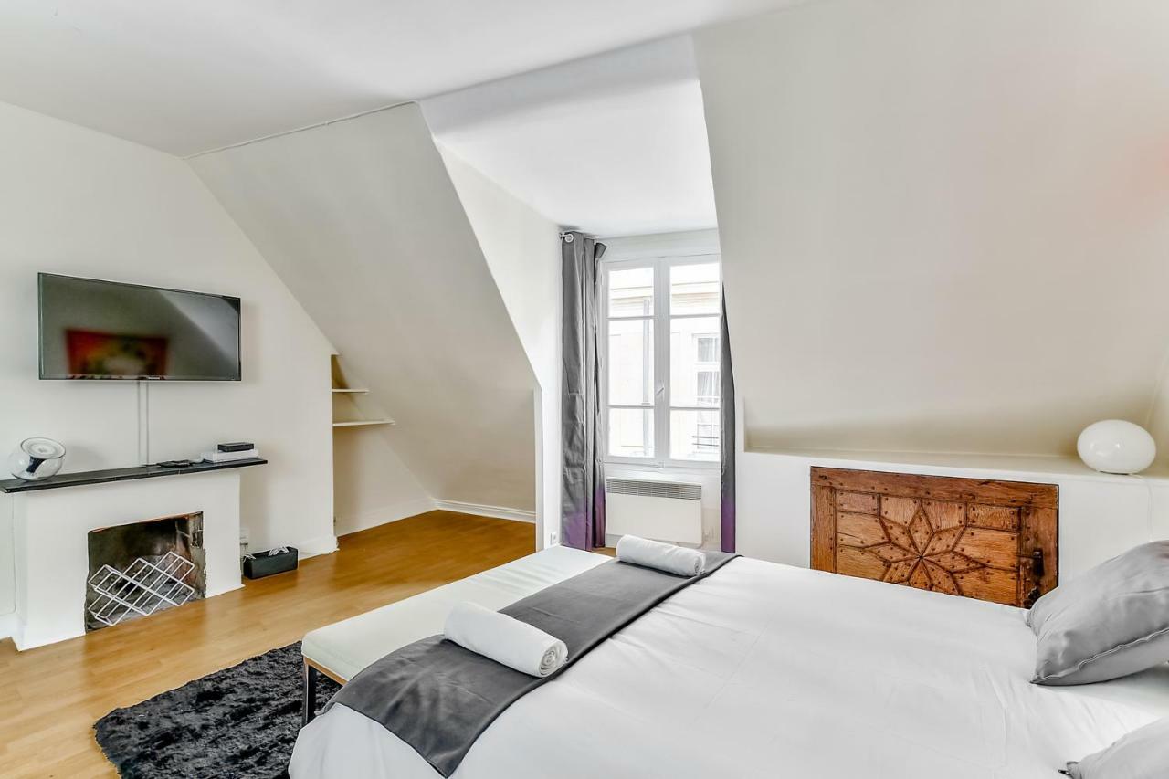 Love Nest In Saint-Michel Paris Exterior photo